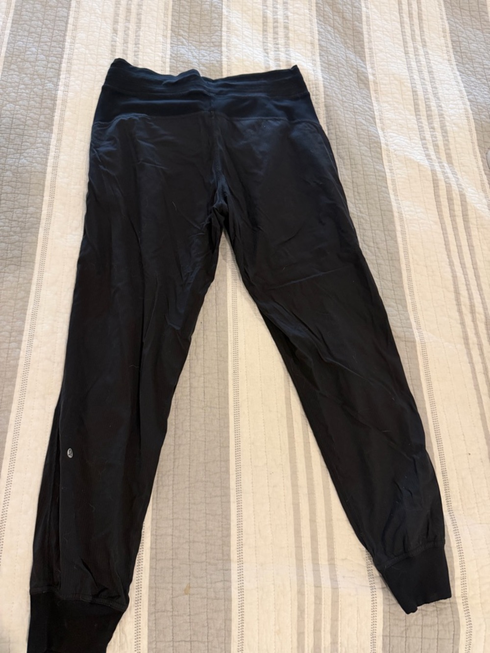Lululemon Dance Studio Mid Rise Joggers, size 10, black - Picture 2 of 4